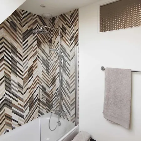 Le 14 Faubourg Bed & Breakfast 3*