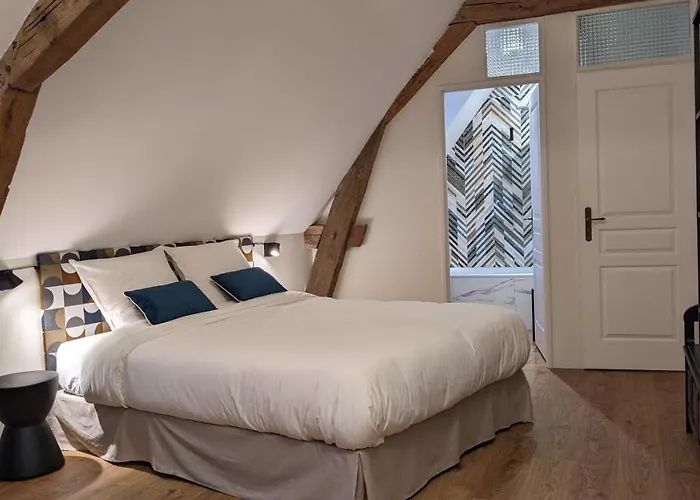 Le 14 Faubourg Bed and Breakfast