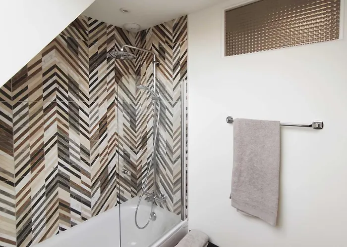 Le 14 Faubourg Couette-café 3*